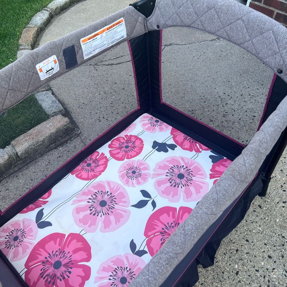 GRACE PACK AND PLAY BARELY USED